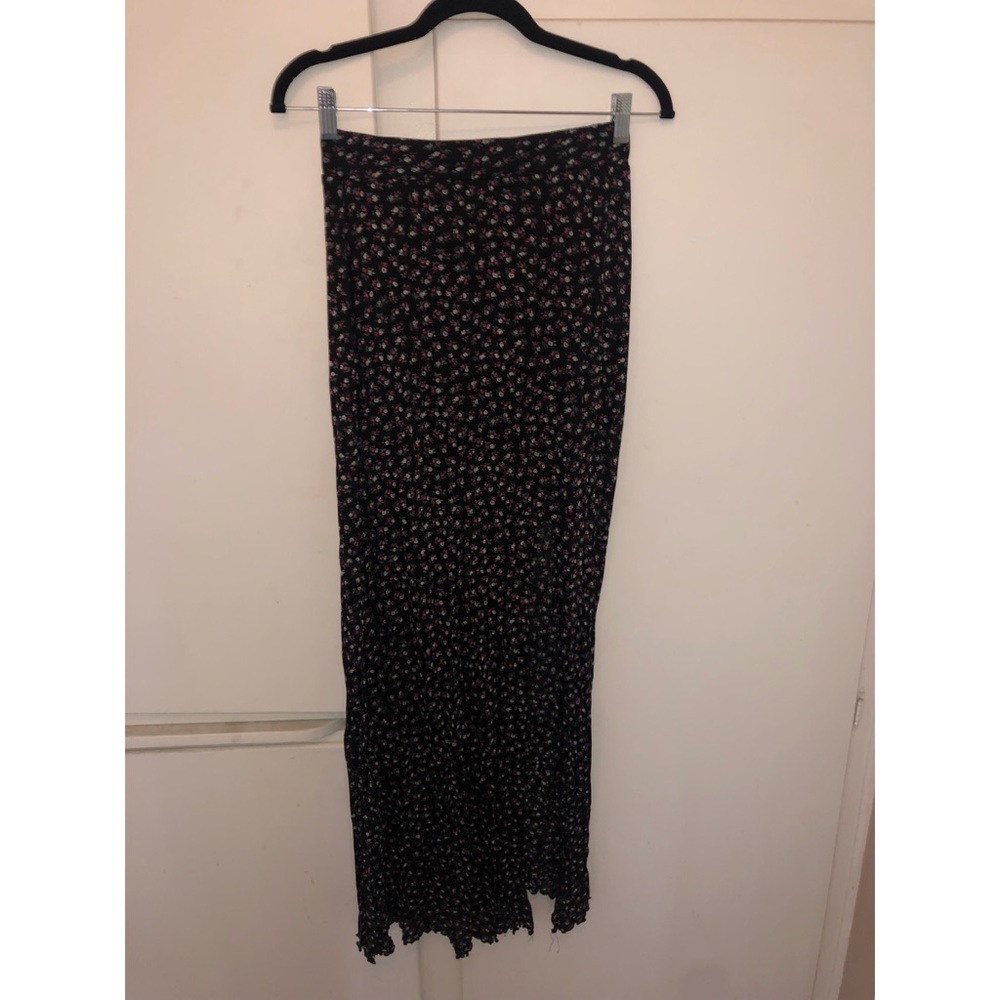 Floral maxi skirt with a slit